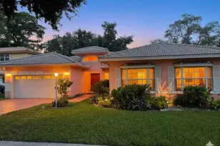 9812 SW 77th Pl, Miami, FL 33156 - Photo 1