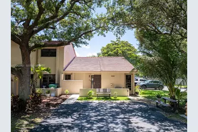 11527 SW 90th St, Miami, FL 33176 - Photo 1