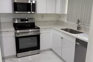 11123 NW 7th St, Miami, FL 33172 - Photo 1