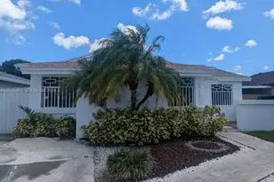 12335 SW 193rd St, Miami, FL 33177 - Photo 1