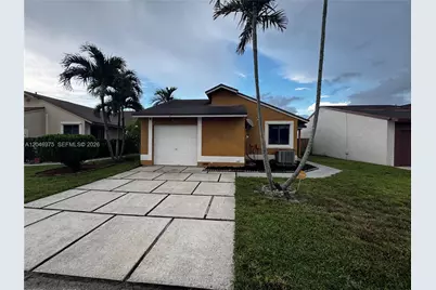 951 SW 109th Ave, Pembroke Pines, FL 33025 - Photo 1