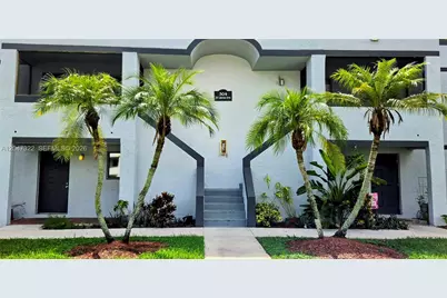 153 Lakeview Dr #104, Weston, FL 33326 - Photo 1