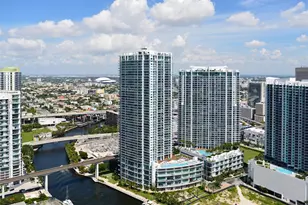 92 SW 3rd St, Miami, FL 33130 - Photo 1