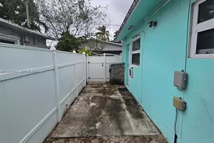 917 SW 16th St, Fort Lauderdale, FL 33315 - Photo 1