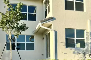 4984 Greenway Dr, Hollywood, FL 33021 - Photo 1