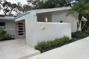 2280 NE 201st St, Miami, FL 33180 - Photo 1