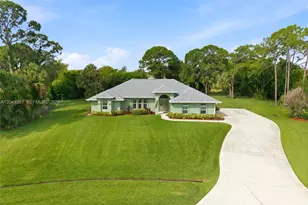 2472 SE Hillard Rd, Port Saint Lucie, FL 34952 - Photo 1