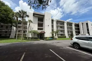 9460 Poinciana Pl, Davie, FL 33324 - Photo 1