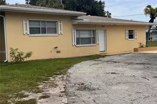 1701 Sunrise Blvd, Fort Pierce, FL 34950 - Photo 1