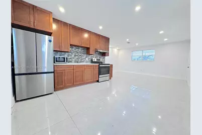 940 NW 32nd Ct #front, Miami, FL 33125 - Photo 1