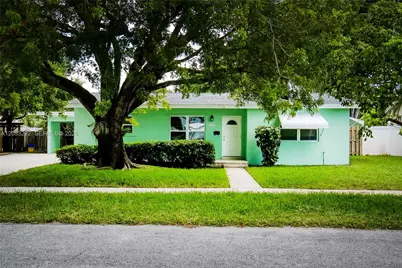 1427 Crest Dr, Lake Worth, FL 33461 - Photo 1