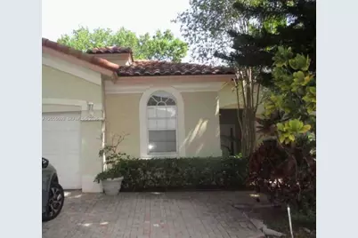 10929 NW 70th St, Doral, FL 33178 - Photo 1