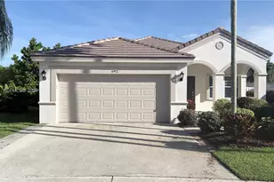 692 Maplewood Ct, Weston, FL 33327 - Photo 1