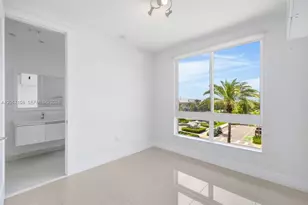 10471 NW 66th St, Doral, FL 33178 - Photo 1