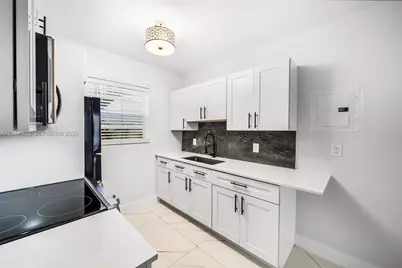 410 Euclid Ave #11, Miami Beach, FL 33139 - Photo 1