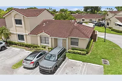 6473 NW 170th Ln, Hialeah, FL 33015 - Photo 1