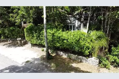 3564 Linden Ln, Miami, FL 33133 - Photo 1