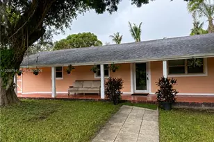 1051 S 37th St, Fort Pierce, FL 34947 - Photo 1