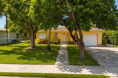 948 NW 9th Ct, Homestead, FL 33030 - Photo 1
