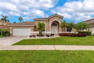 945 NW 202nd Ave, Pembroke Pines, FL 33029 - Photo 1