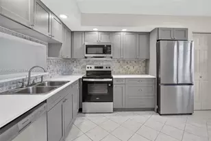 12800 SW 7th Ct, Pembroke Pines, FL 33027 - Photo 1