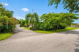 11624 SW 93rd St, Miami, FL 33176 - Photo 1