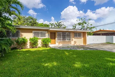5560 W 6th Ave, Hialeah, FL 33012 - Photo 1