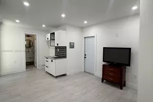 1140 N Douglas Rd, Pembroke Pines, FL 33024 - Photo 1