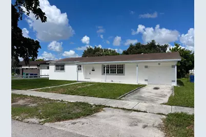 19600 NE 1st Pl #19600, Miami, FL 33179 - Photo 1
