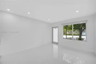 801 15th St, Miami Beach, FL 33139 - Photo 1