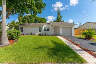425 NW 17th St, Homestead, FL 33030 - Photo 1