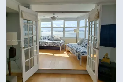 801 Brickell Bay Dr #1767, Miami, FL 33131 - Photo 1