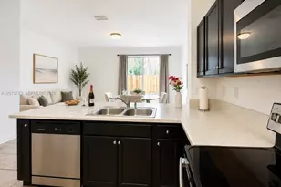 142 SE 28th Ter, Homestead, FL 33033 - Photo 1