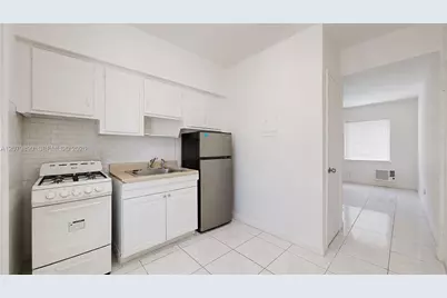 2499 SW 27th St #3, Miami, FL 33133 - Photo 1