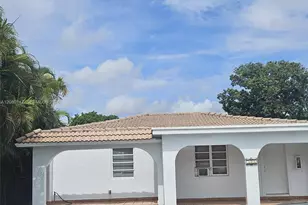 526 SW 64th Ave, Miami, FL 33144 - Photo 1