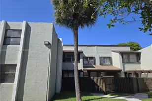 10020 NW 9th St Cir, Miami, FL 33172 - Photo 1