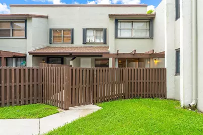 10020 NW 9th St Cir #103, Miami, FL 33172 - Photo 1