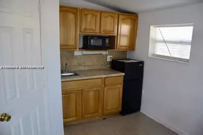 1610 SW 87th Ct #101, Miami, FL 33165 - Photo 1