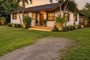 19471 SW 198th St, Miami, FL 33187 - Photo 1