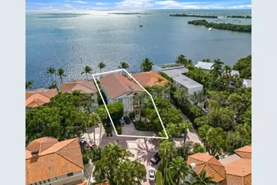 3530 Bayshore Villas Dr, Miami, FL 33133 - Photo 1