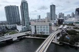 31 SE 5th St, Miami, FL 33131 - Photo 1