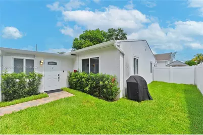 326 SW 14th St #2, Dania Beach, FL 33004 - Photo 1