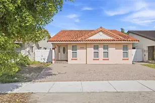 12641 NW 102nd Pl, Hialeah Gardens, FL 33018 - Photo 1