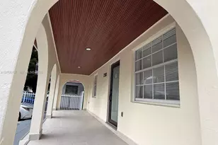 720 NW 19th Ct, Miami, FL 33125 - Photo 1