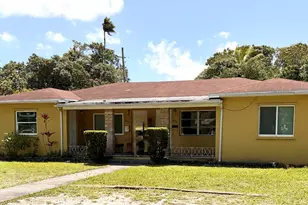 638 NE 138th St, North Miami, FL 33161 - Photo 1