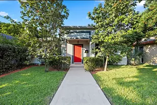 325 NE 34th St, Oakland Park, FL 33334 - Photo 1