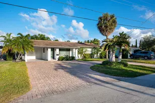 2200 NE 15th Terrace NE, Wilton Manors, FL 33305 - Photo 1