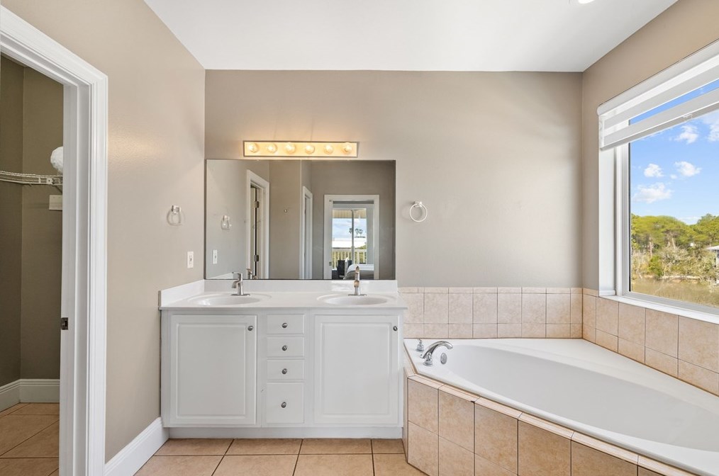 949 Gulf Beach Dr, Saint George Island FL  32328-3002 exterior