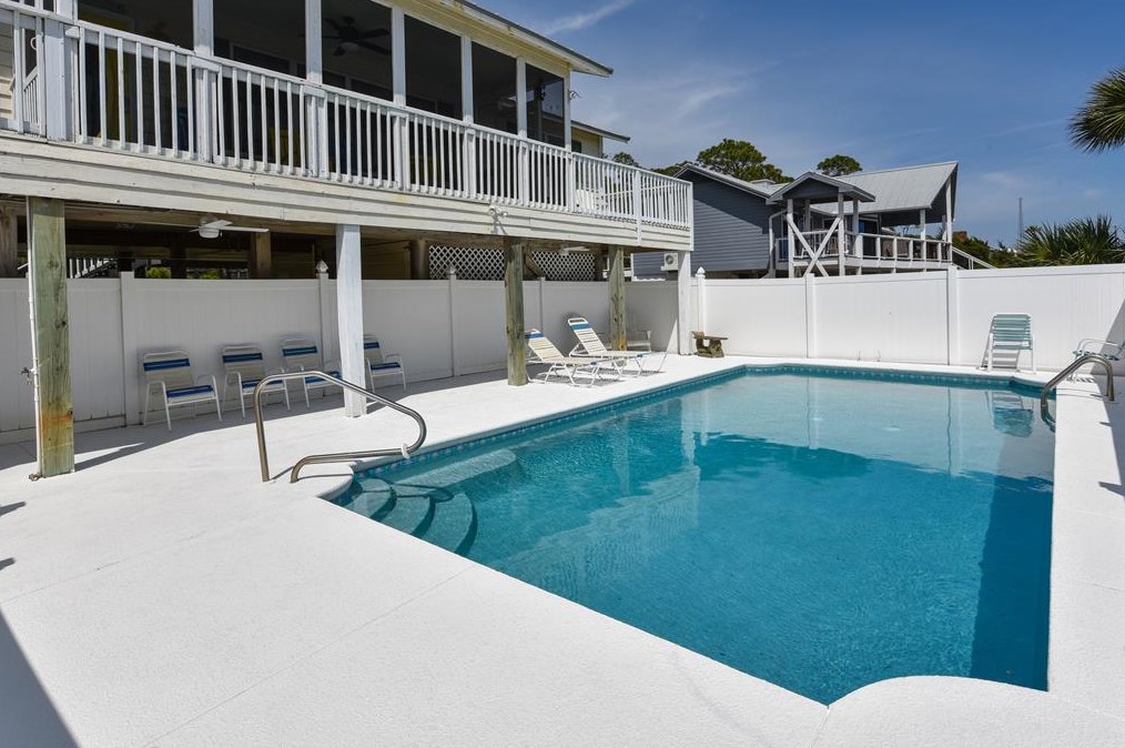 533 Gulf Bch Dr, Saint George Island FL  32328-2904 exterior