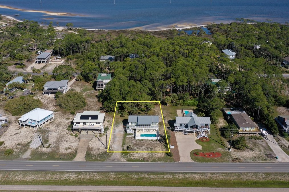 533 Gulf Bch Dr, Saint George Island FL  32328-2904 exterior